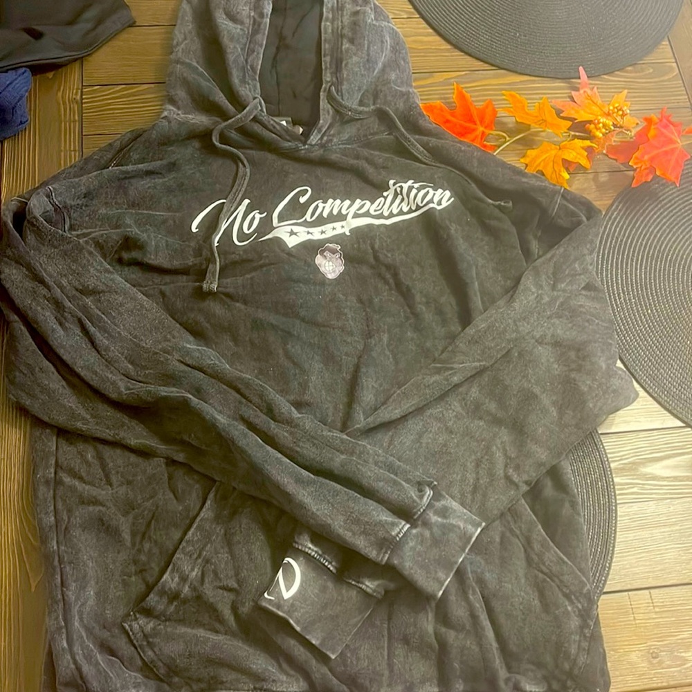 Womens no completion hoodie